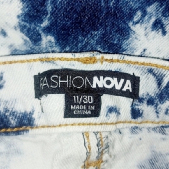 Fashion Nova Faded Jean Shorts - Picture 5 of 5